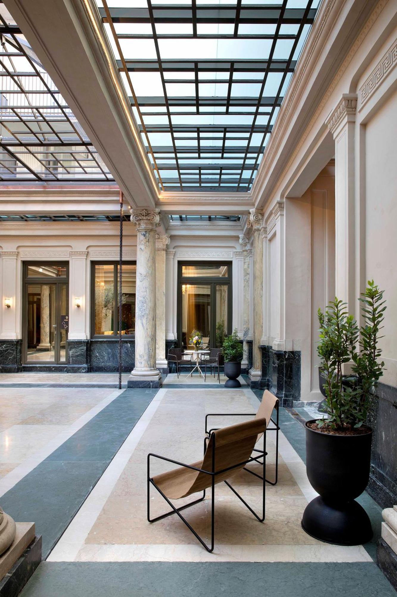 Agora' - Boutique * Turin